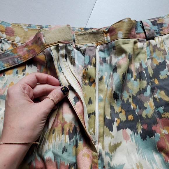 Vintage USA Made Colourful Pastel Abstract Cotton Bermuda Shorts - Picture 7 of 15